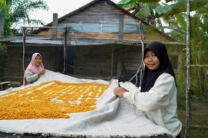 Balas Rundungan Dengan Prestasi, Anak Buruh Sawit Ini Lolos Seleksi UGM