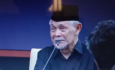 Goenawan Mohamad : Kita Revolusi Saja